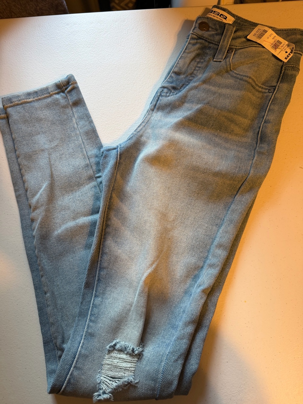RSQ Women's Skinny Jeans in Light Blue with Distressed Knee